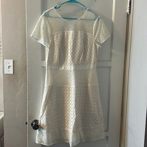 DONATING SOON - MAKE OFFERS! 
Banana Republic Dress